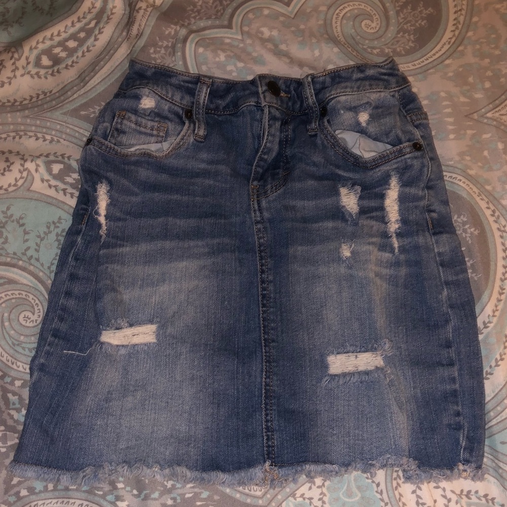 Size 0 mini skirt super cute and comfy !